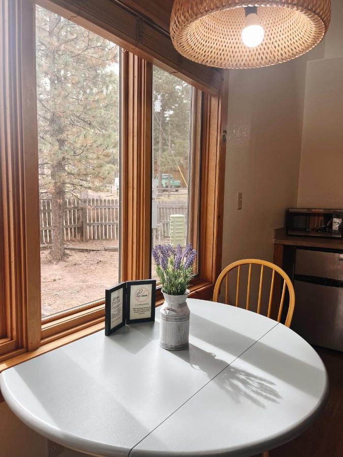 Cozy Cabin Close To Downtown Woodland Park Esterno foto